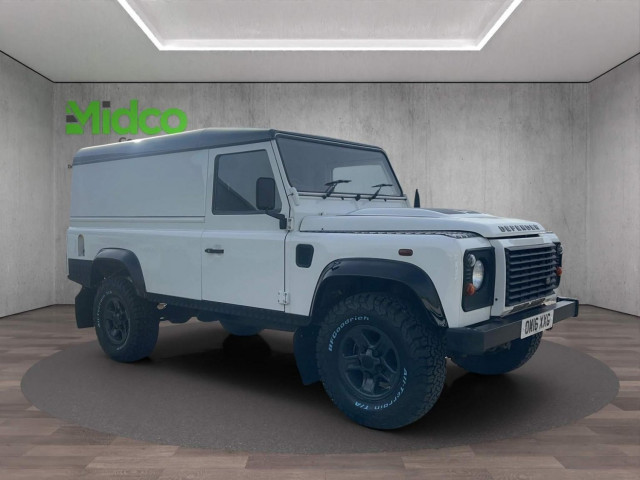 LAND ROVER DEFENDER 110
