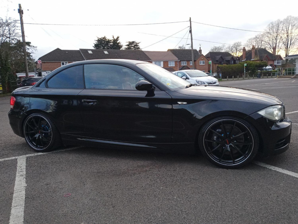 BMW 1 SERIES