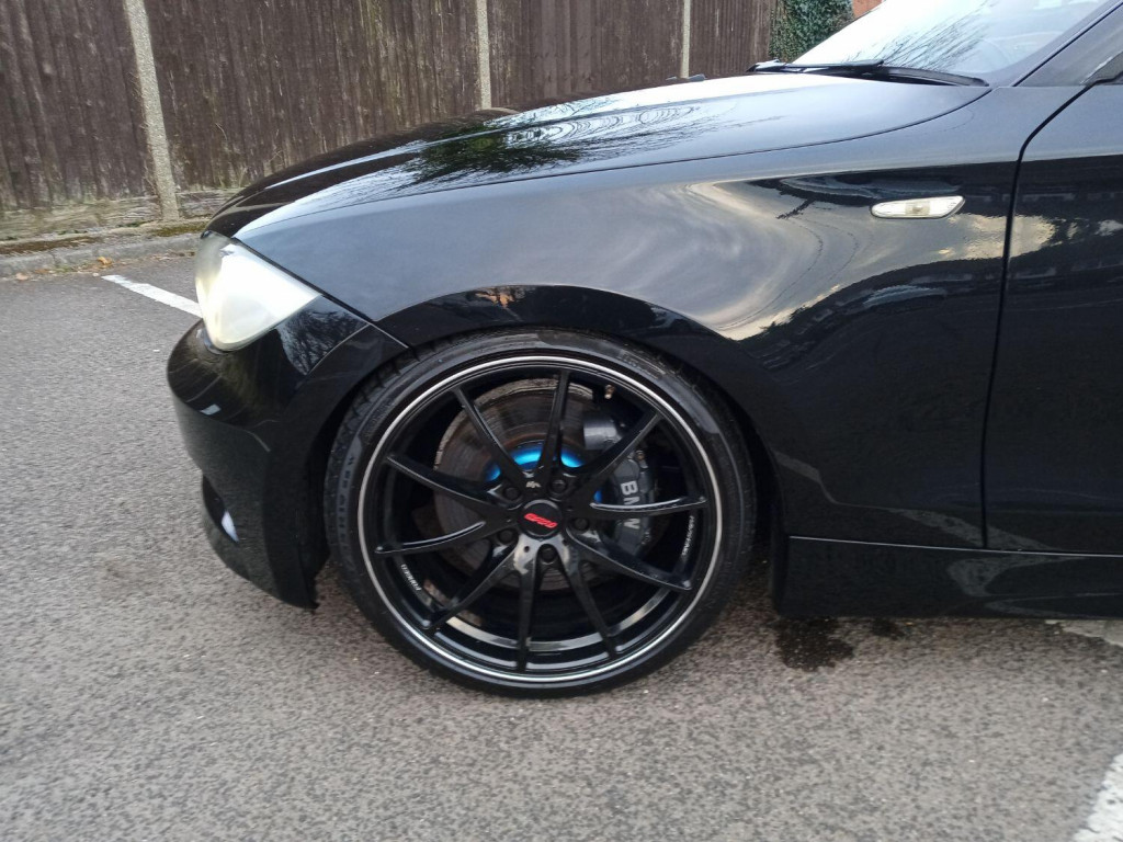 BMW 1 SERIES