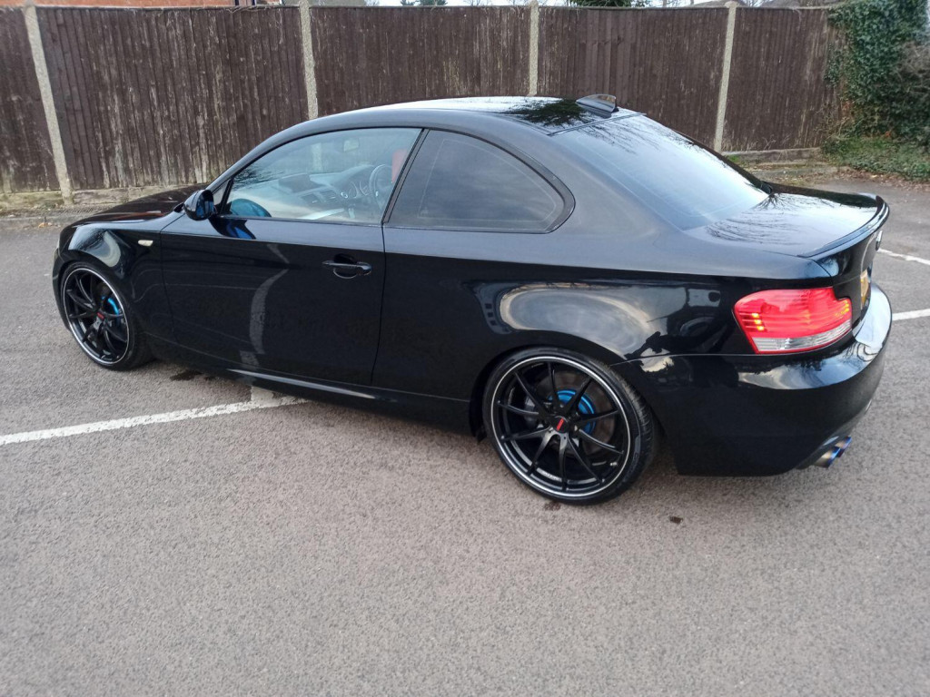 BMW 1 SERIES