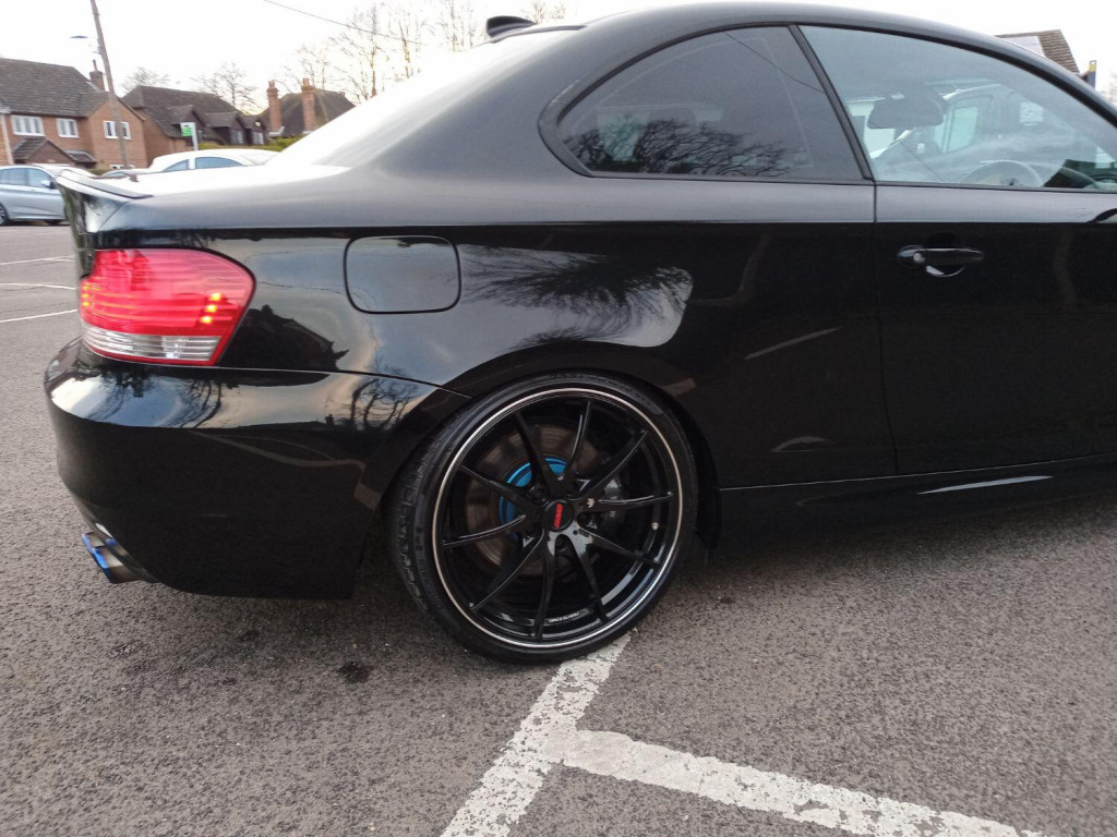 BMW 1 SERIES