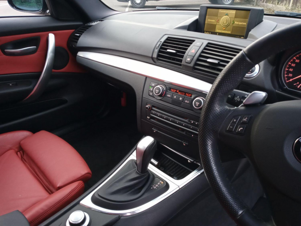 BMW 1 SERIES