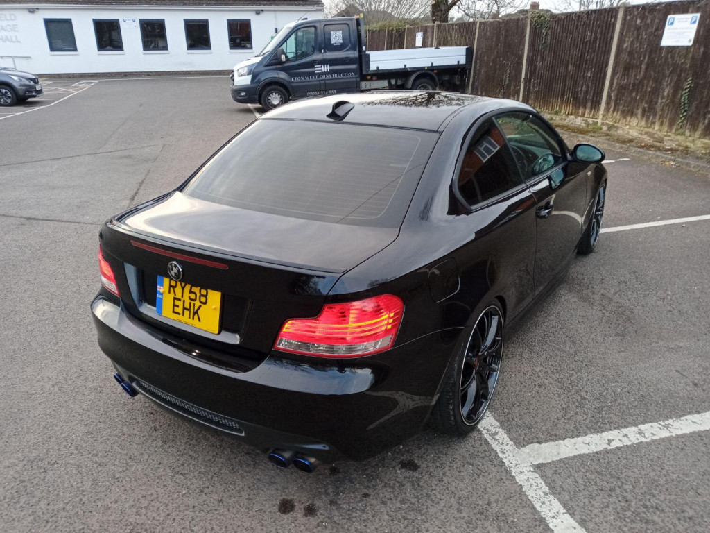 BMW 1 SERIES
