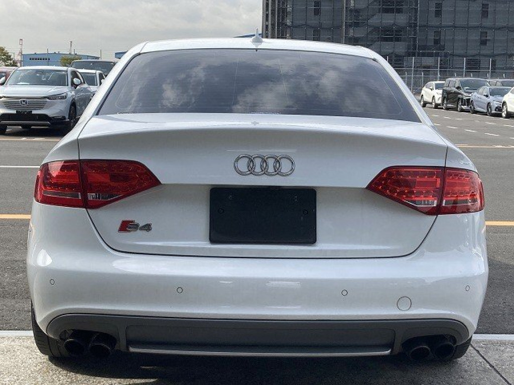 AUDI S4