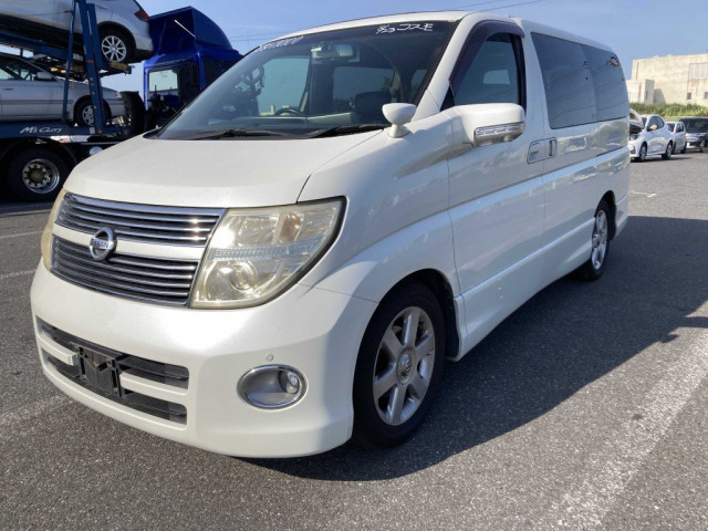 NISSAN ELGRAND