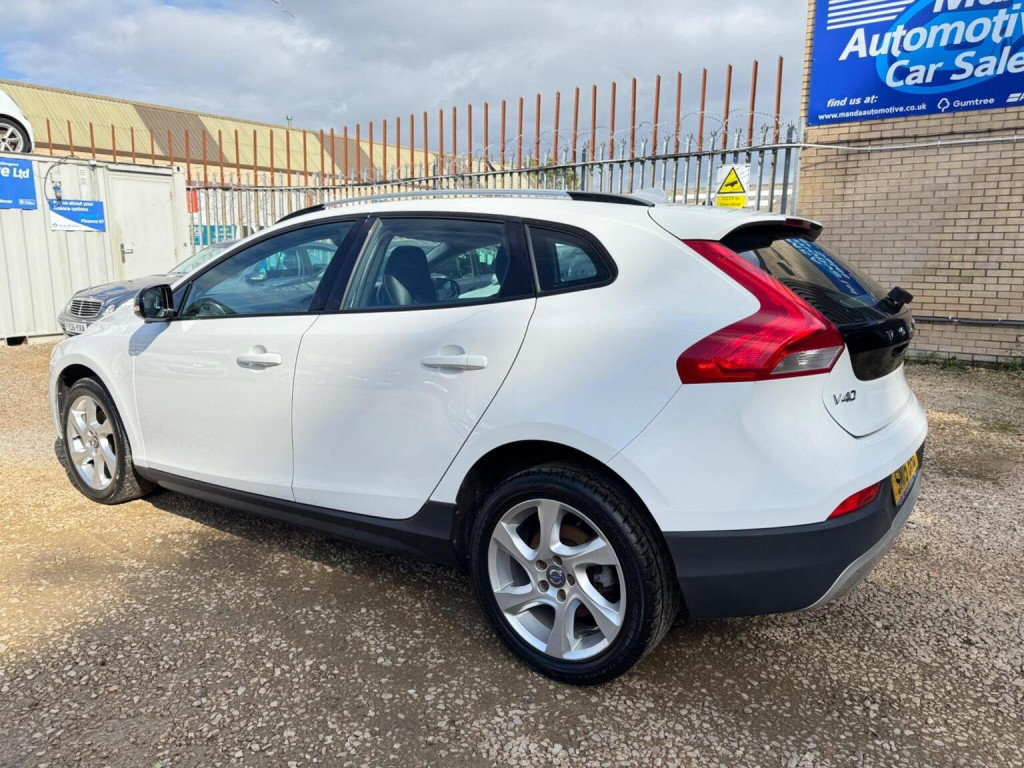 VOLVO V40 CROSS COUNTRY