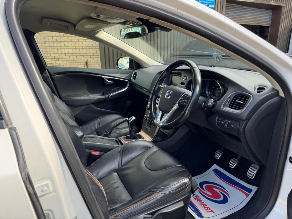 VOLVO V40 CROSS COUNTRY