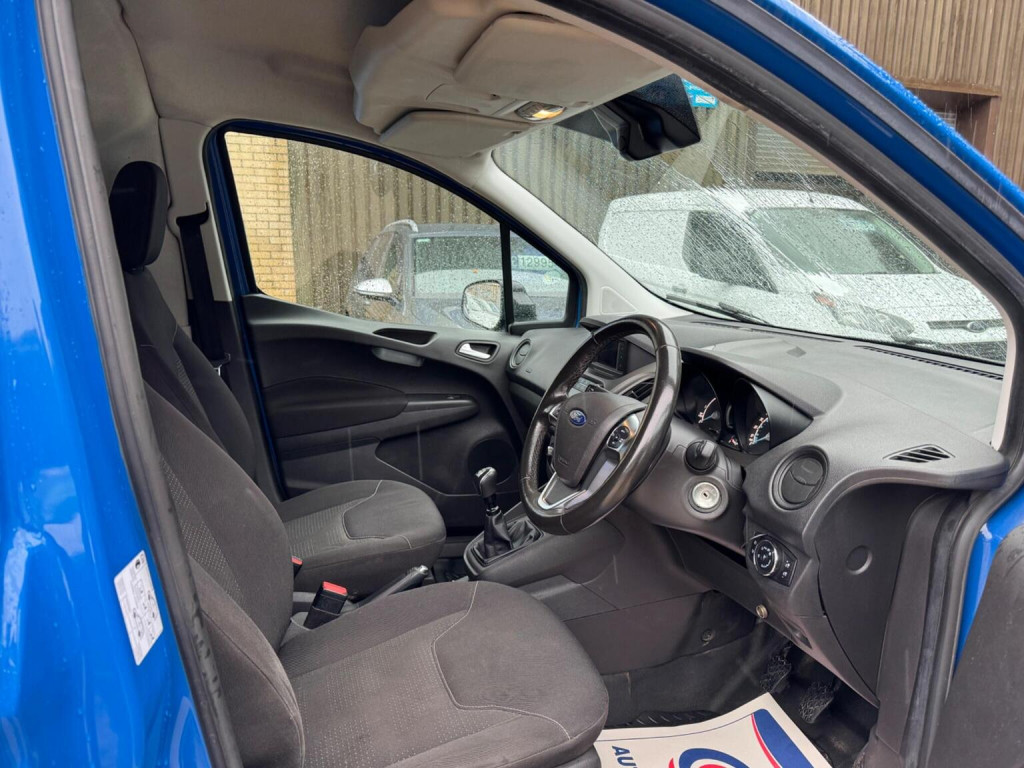 FORD TRANSIT COURIER