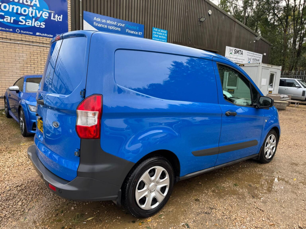 FORD TRANSIT COURIER