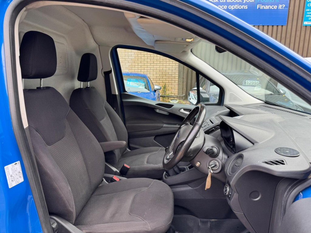 FORD TRANSIT COURIER