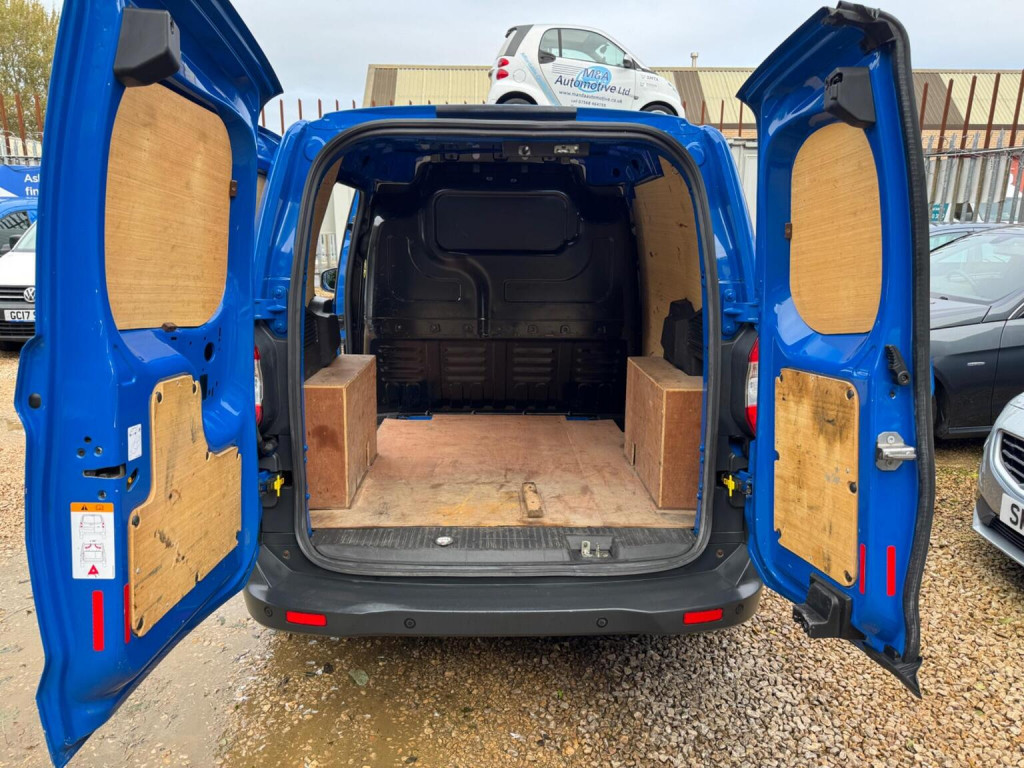 FORD TRANSIT COURIER