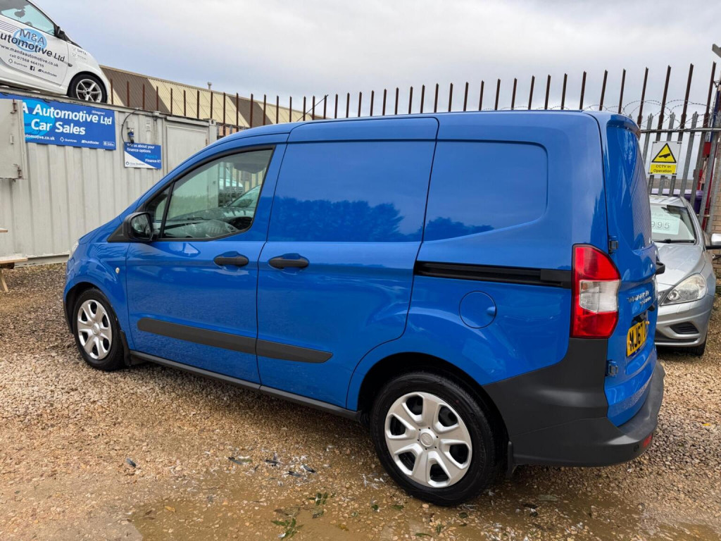 FORD TRANSIT COURIER