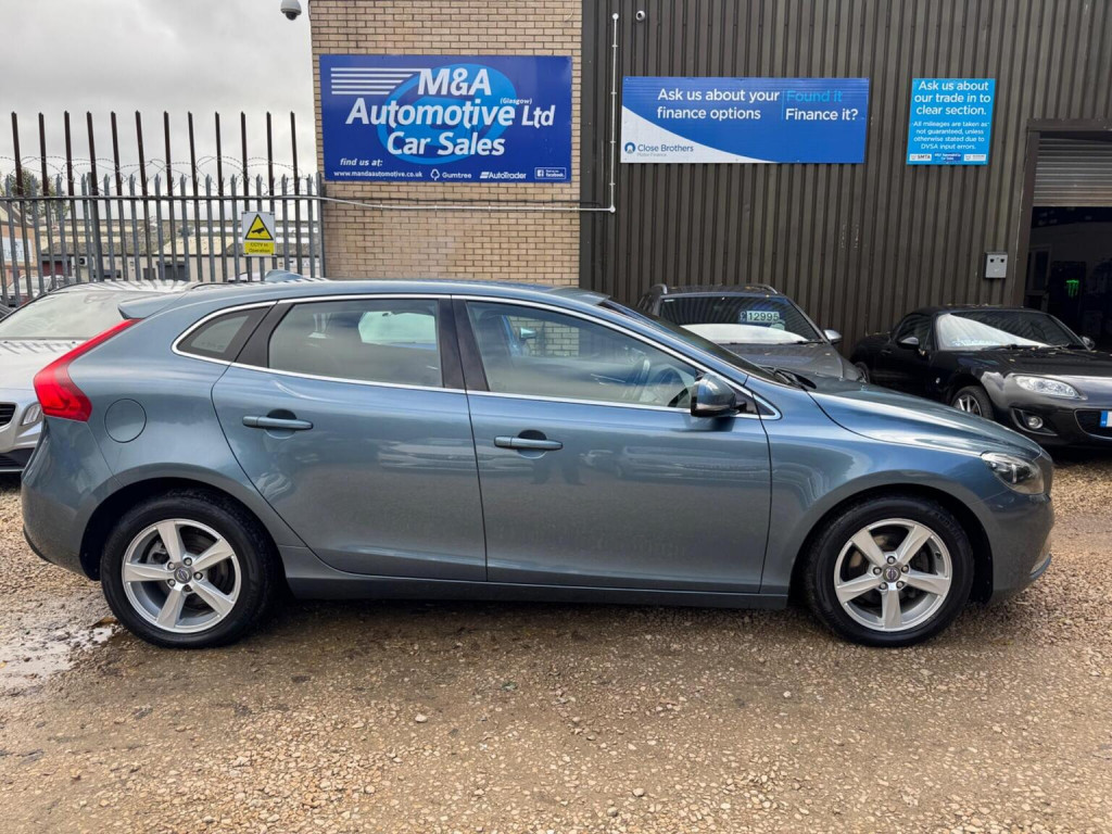 VOLVO V40